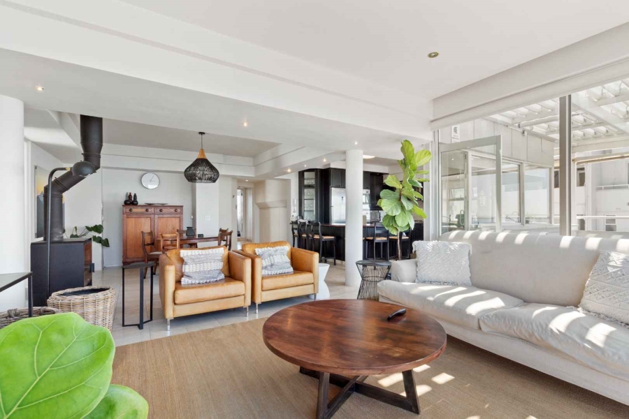 2 Bedroom Property for Sale in Sea Point Western Cape